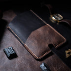 Црно-браон футрола за мобилни телефон