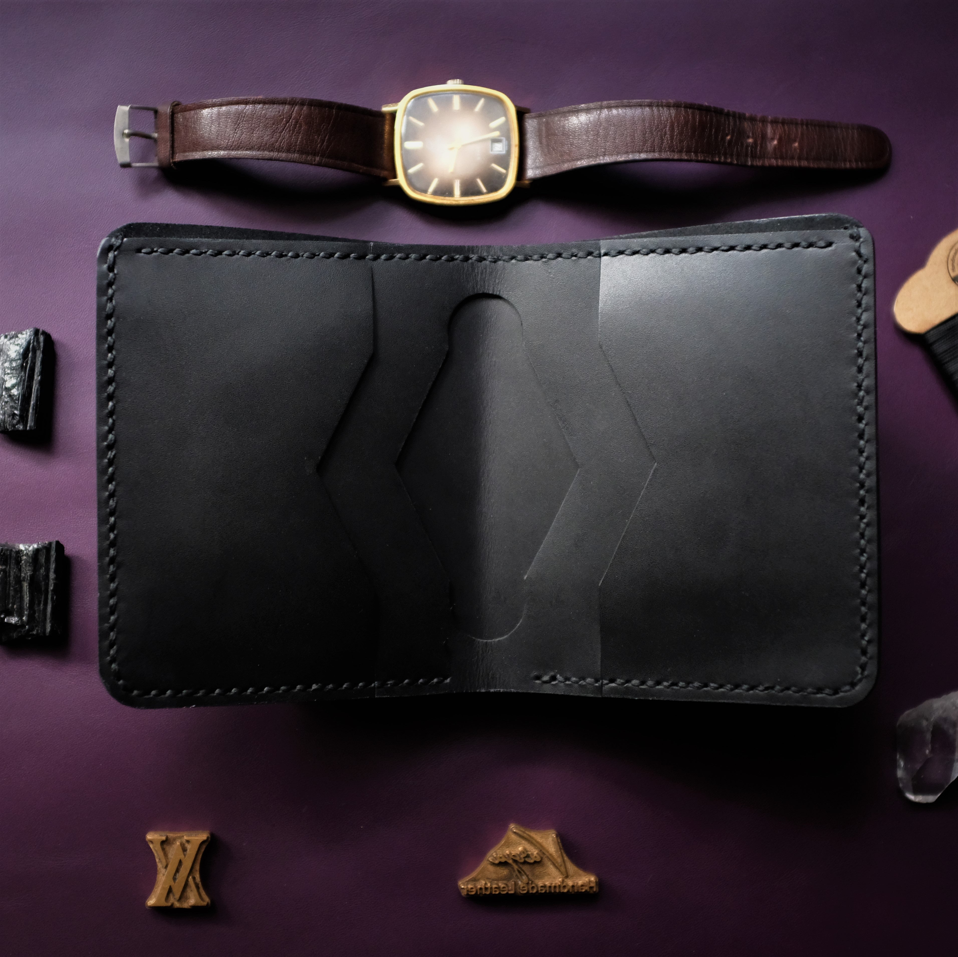 Црни новчаник U2