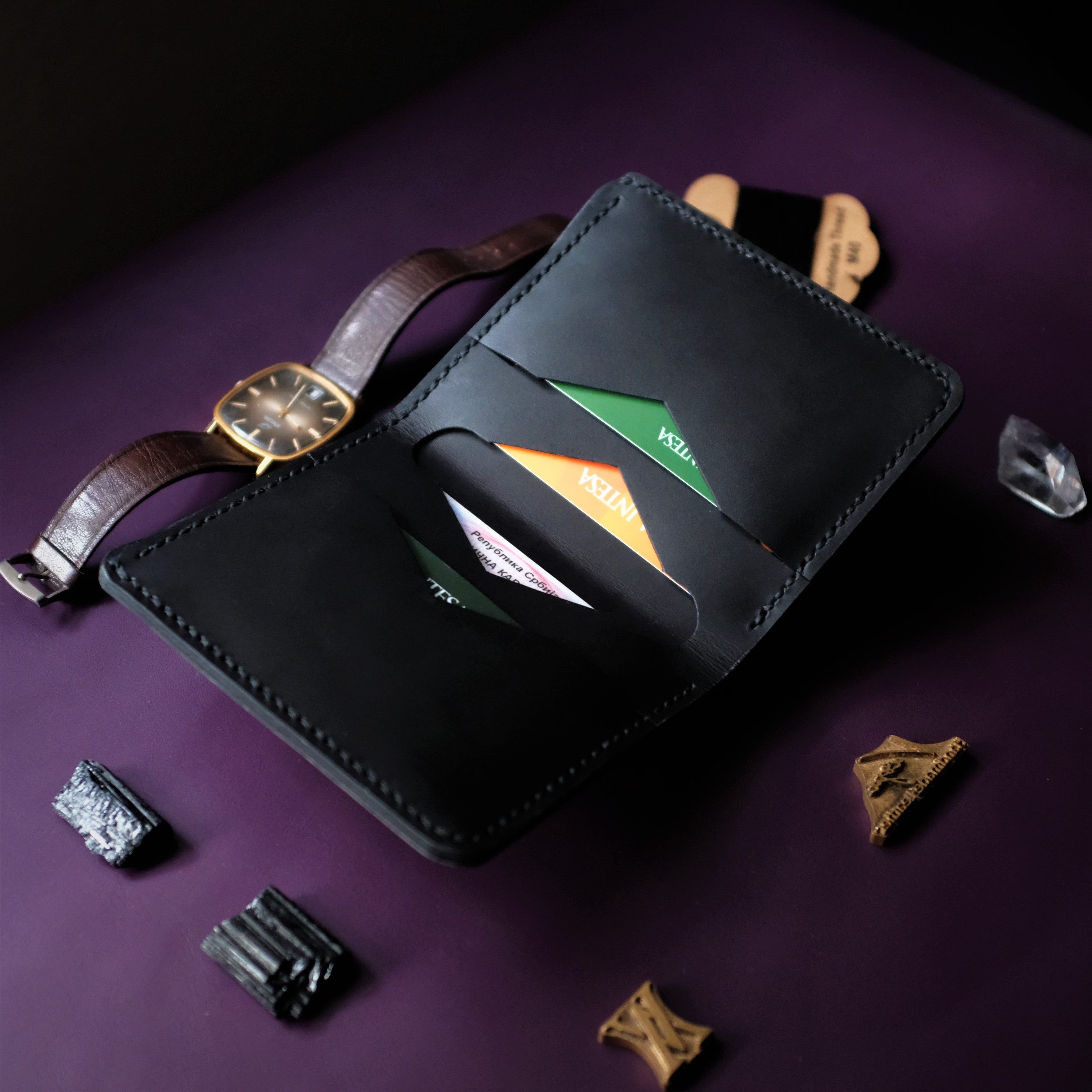 Црни новчаник U2