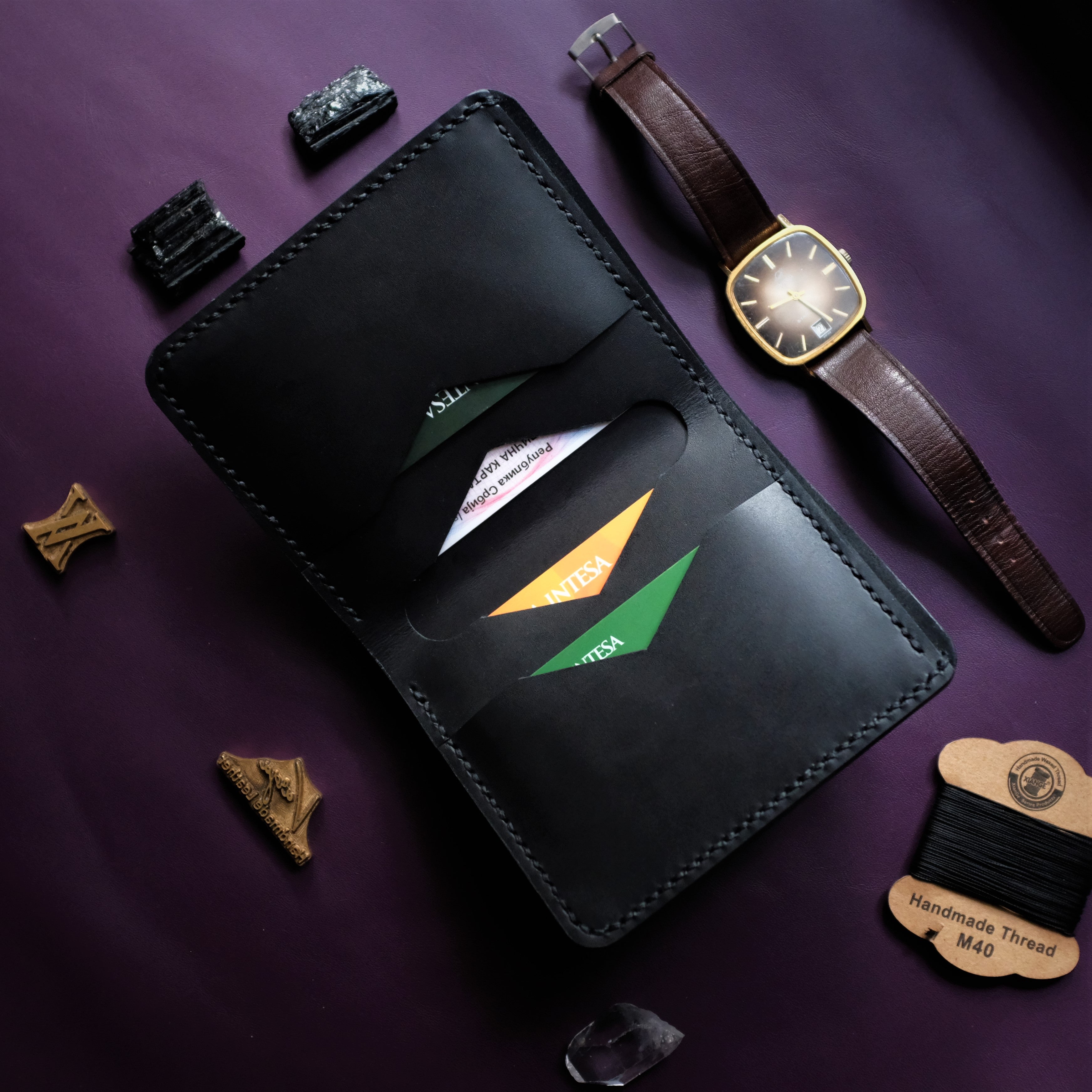 Црни новчаник U2