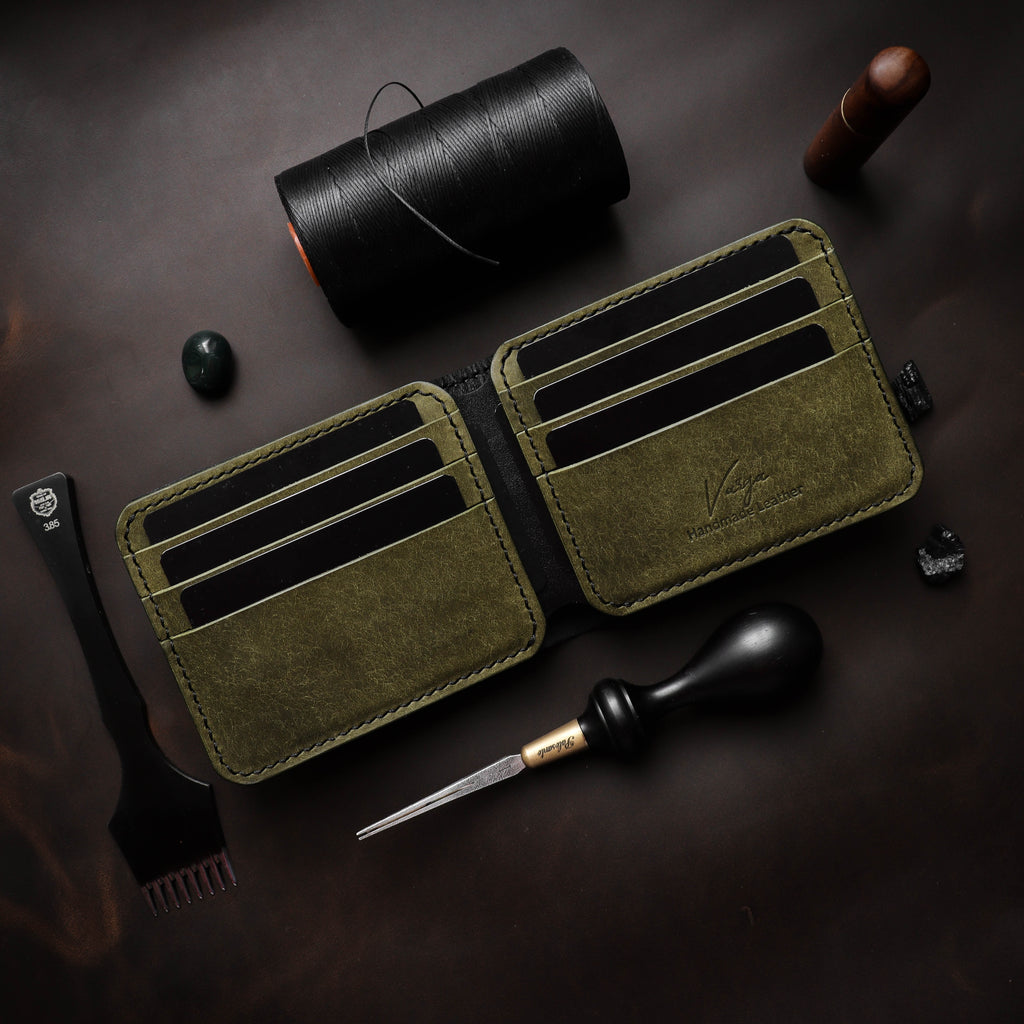 Црно-зелени новчаник