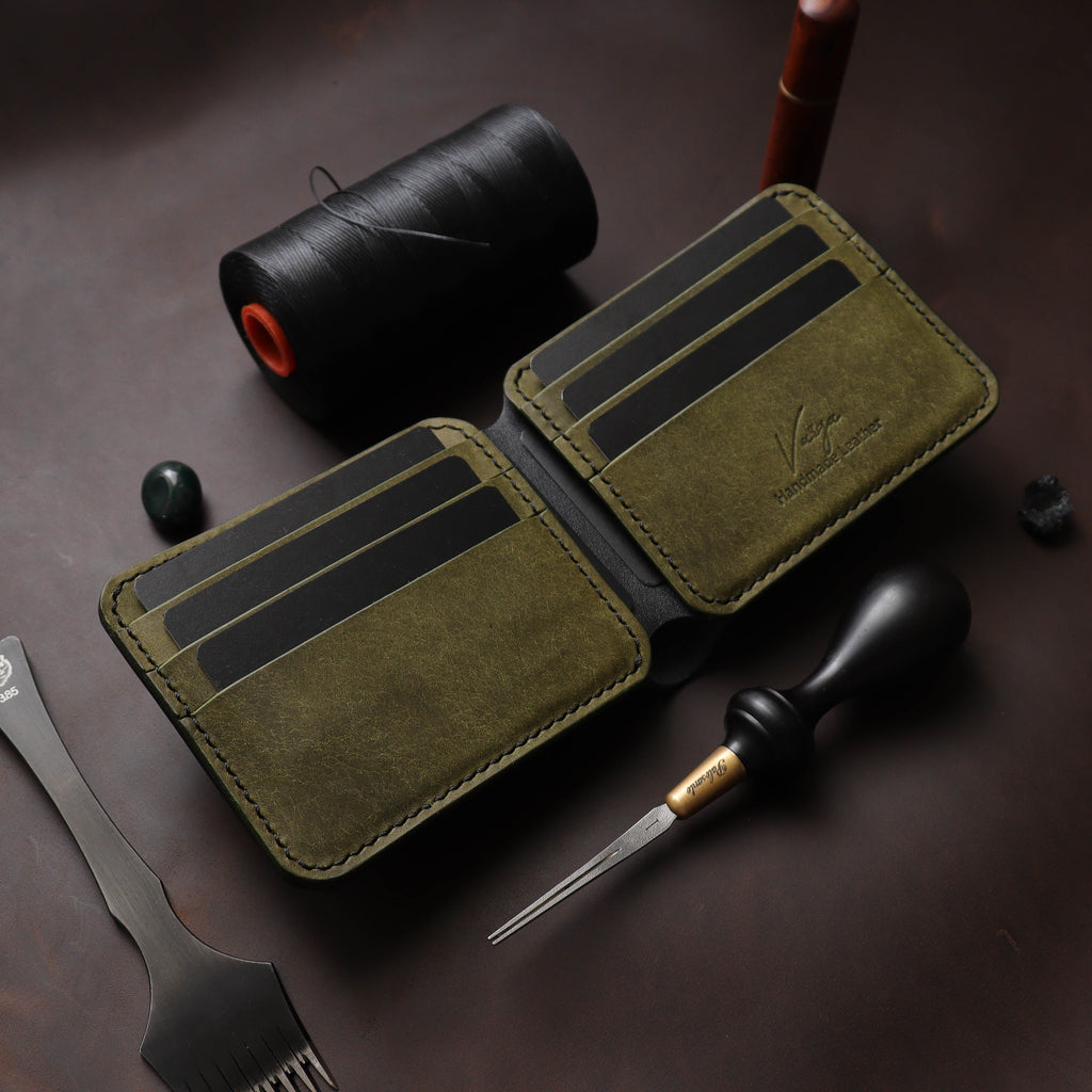 Црно-зелени новчаник