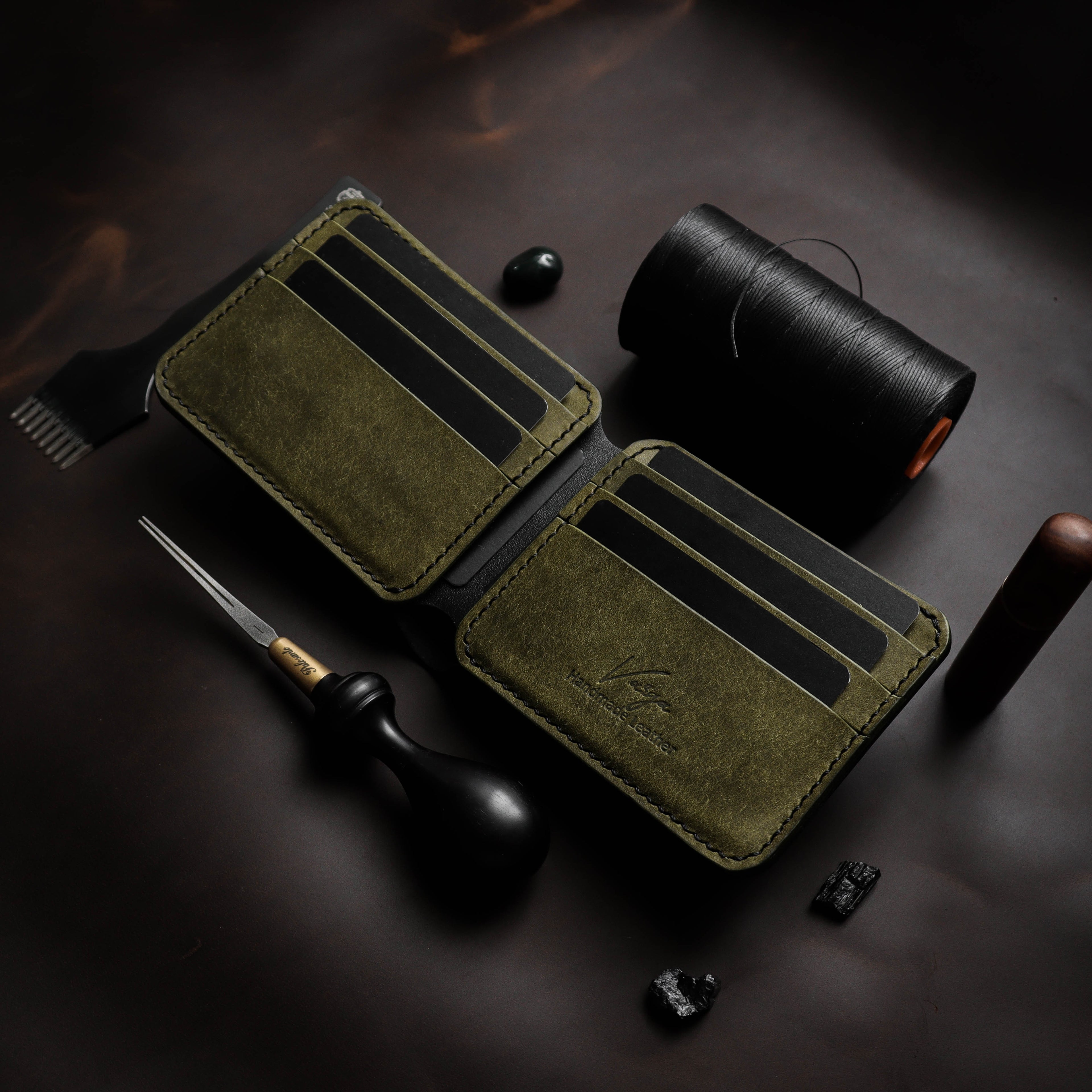 Црно-зелени новчаник