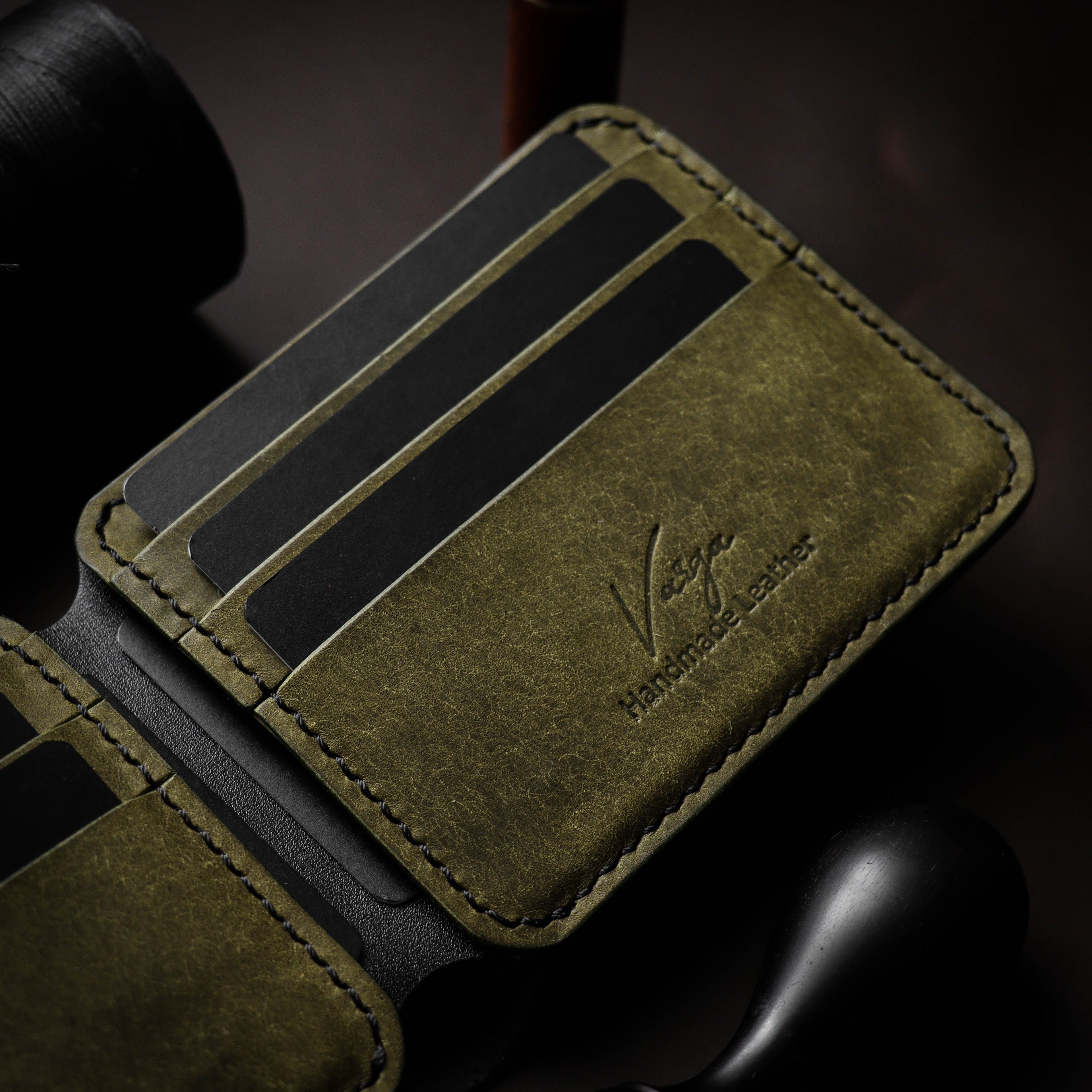 Црно-зелени новчаник