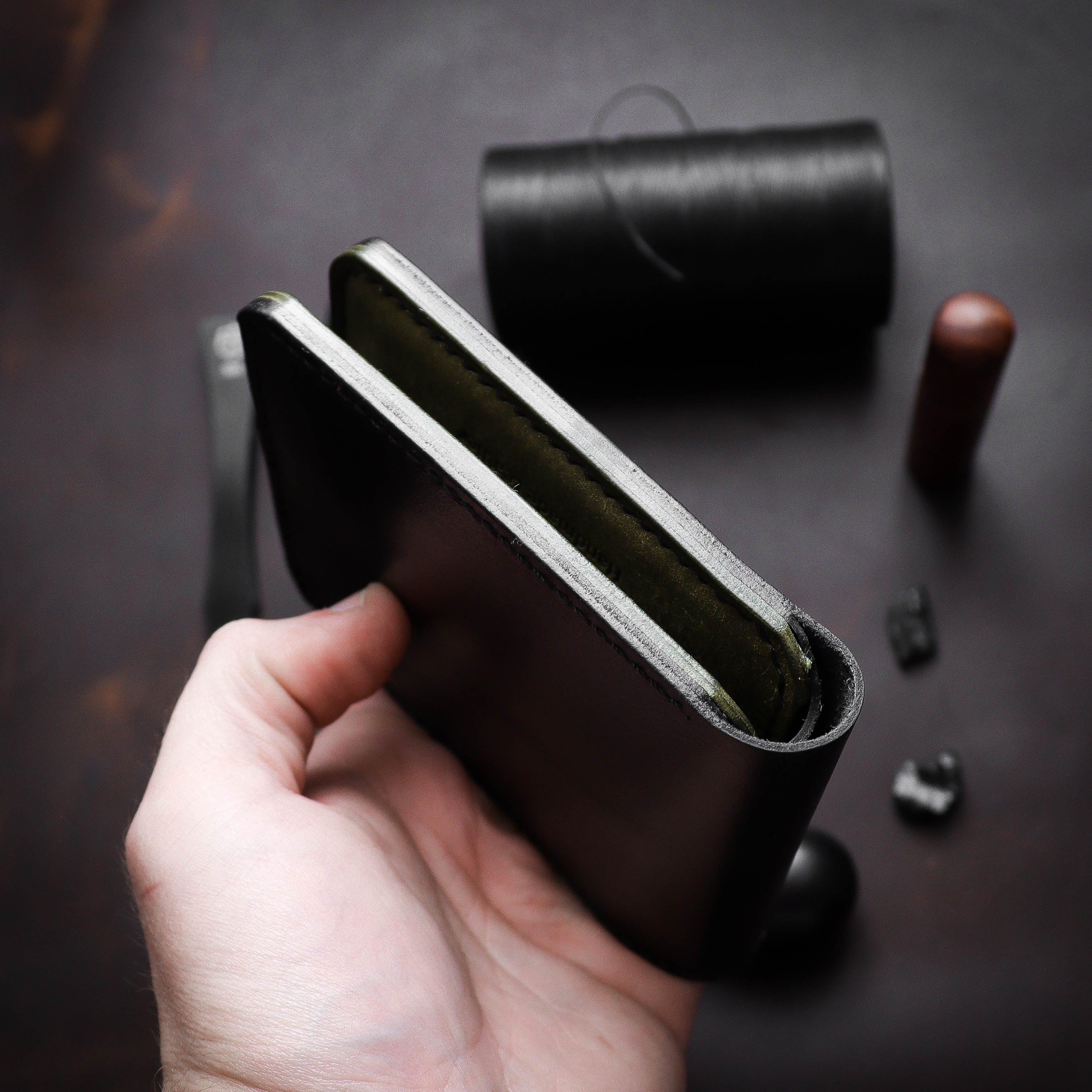 Црно-зелени новчаник