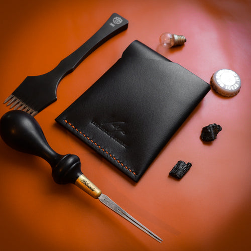 Црни минималистички новчаник М1