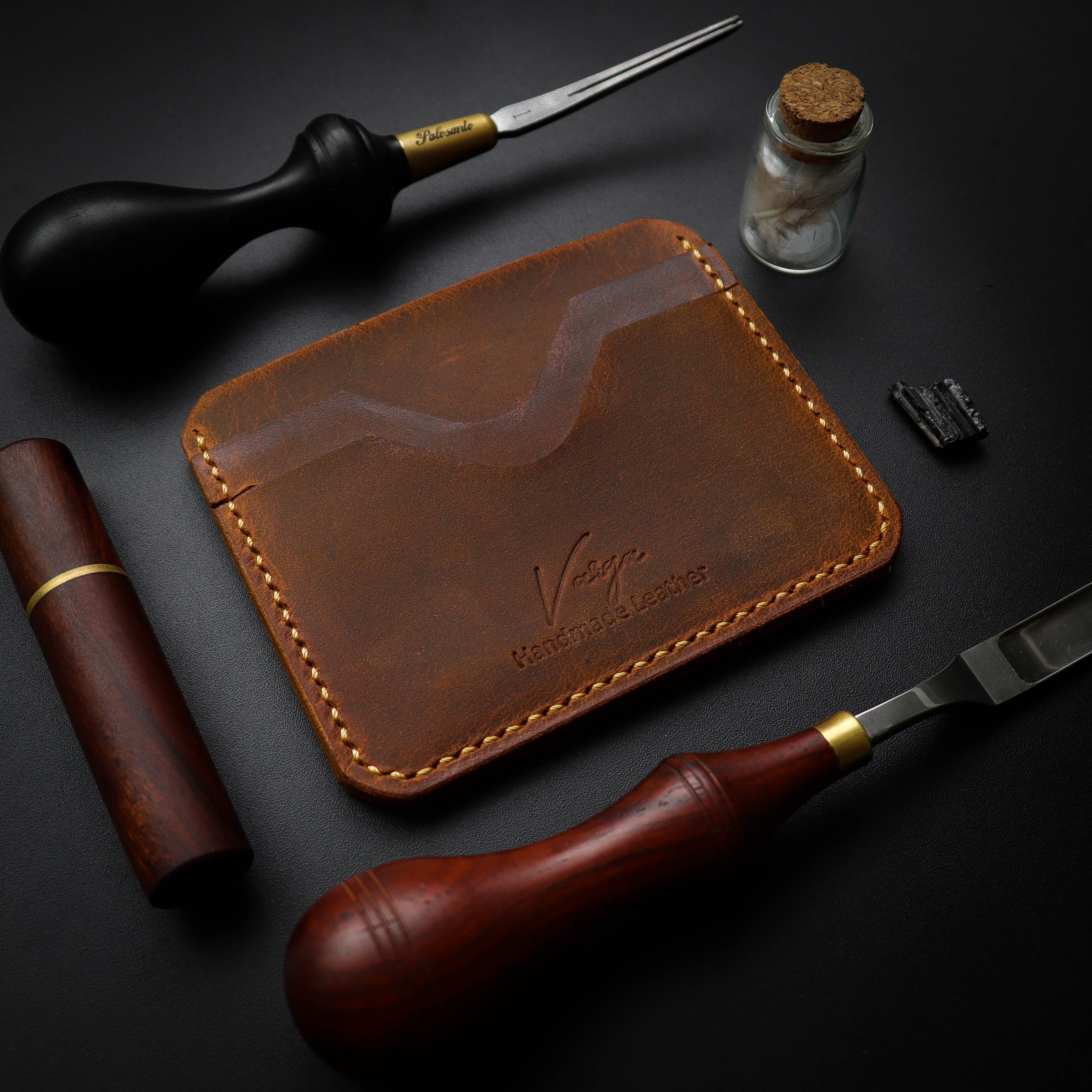 Смеђи држач за картицу N1