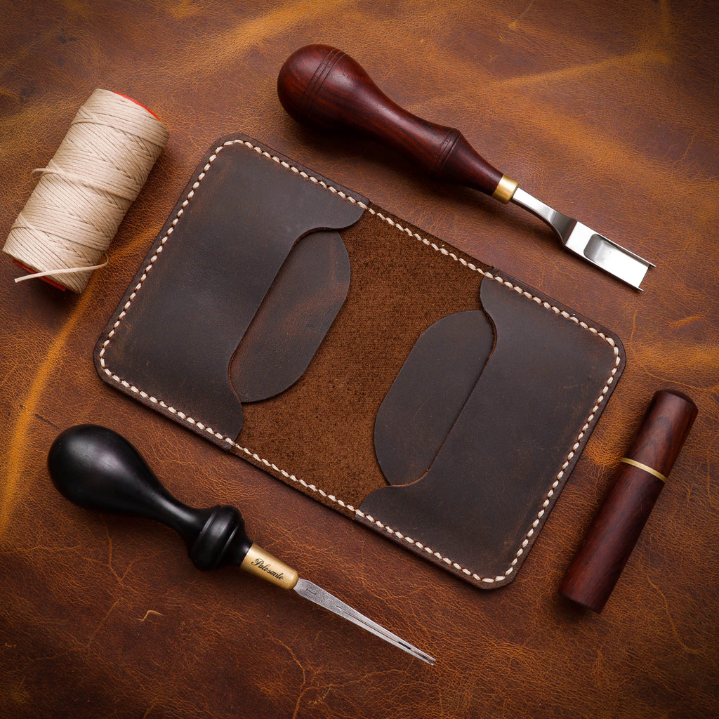 Смеђи новчаник Д2