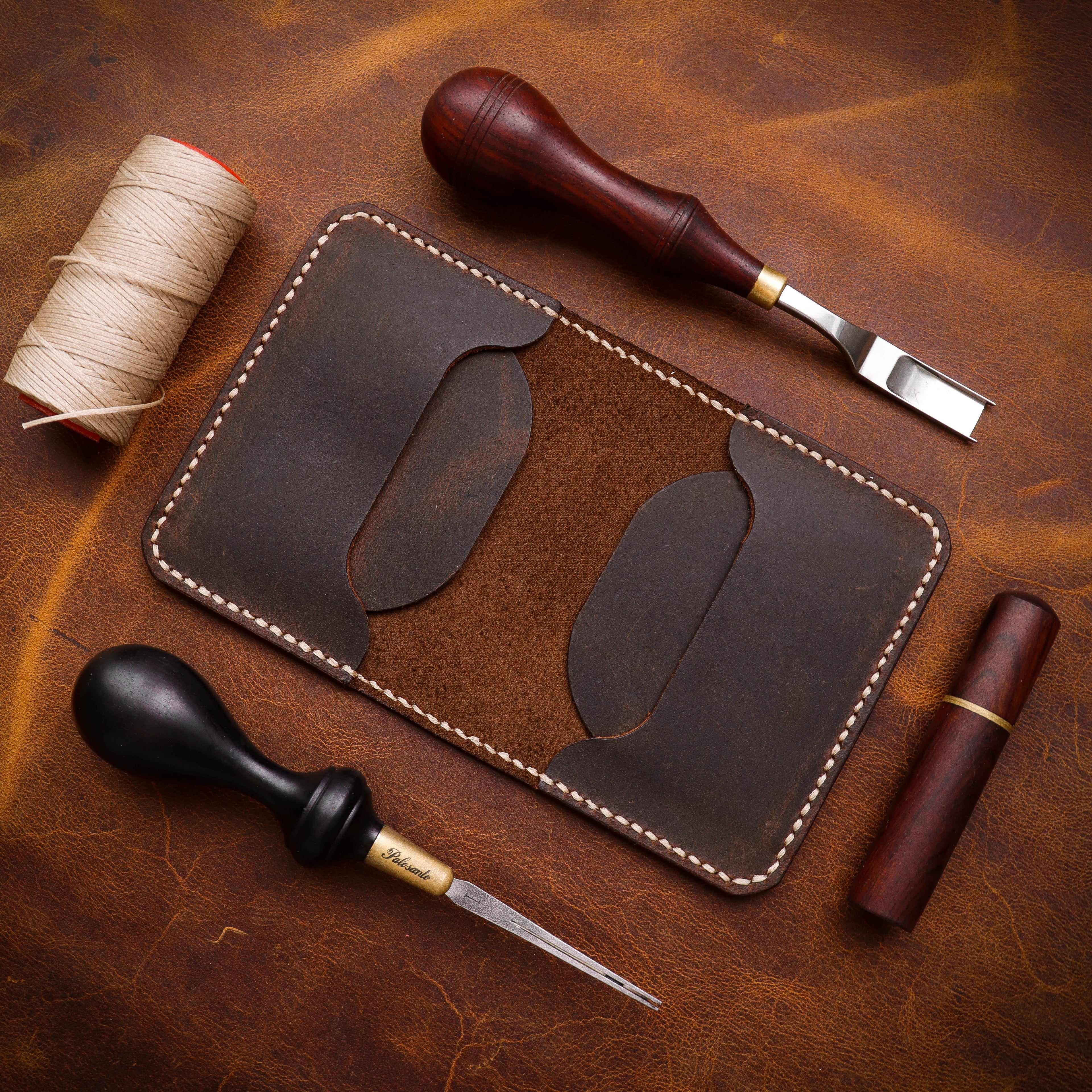 Смеђи новчаник Д2