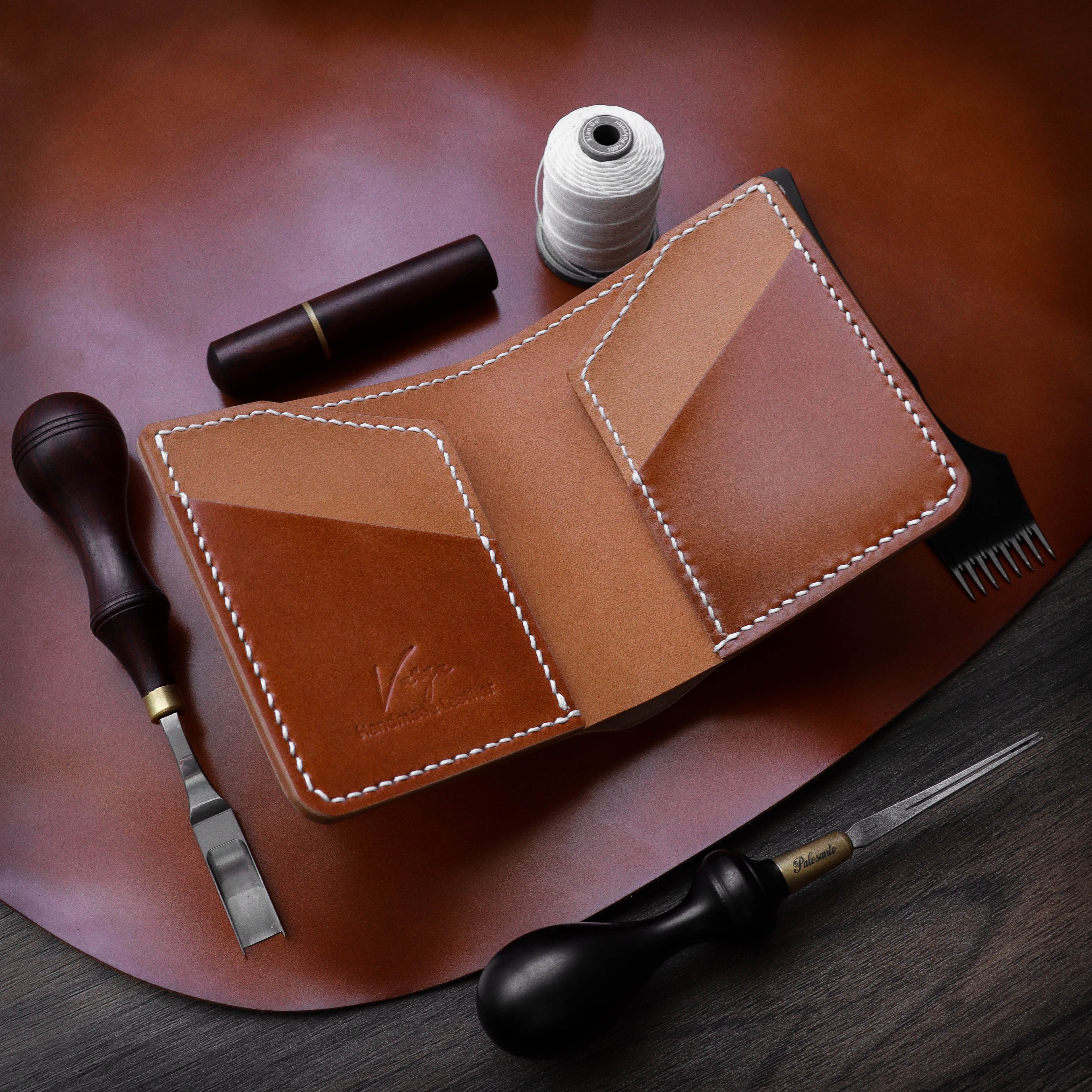 Полушкољкасти кордован новчаник