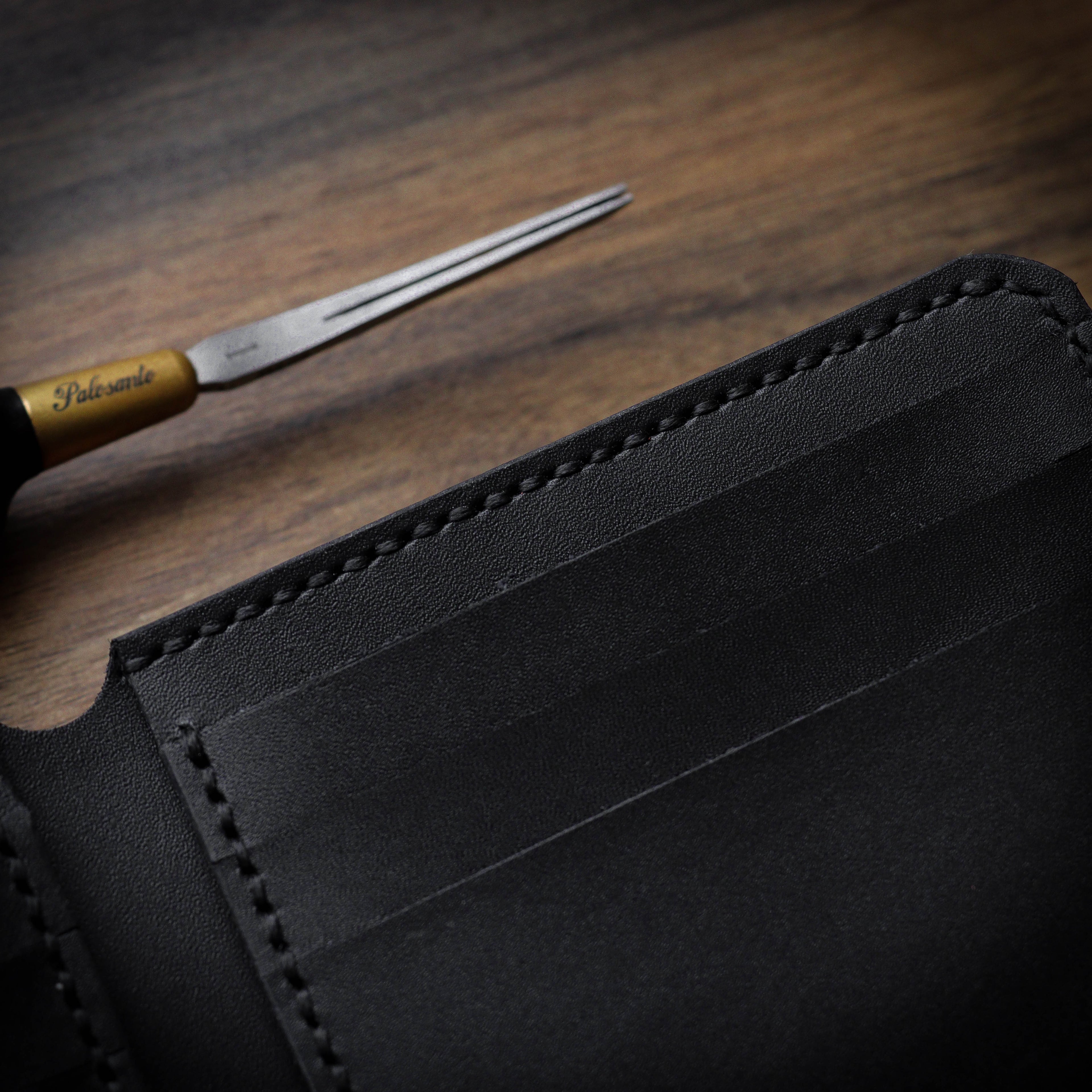 Црни новчаник V1