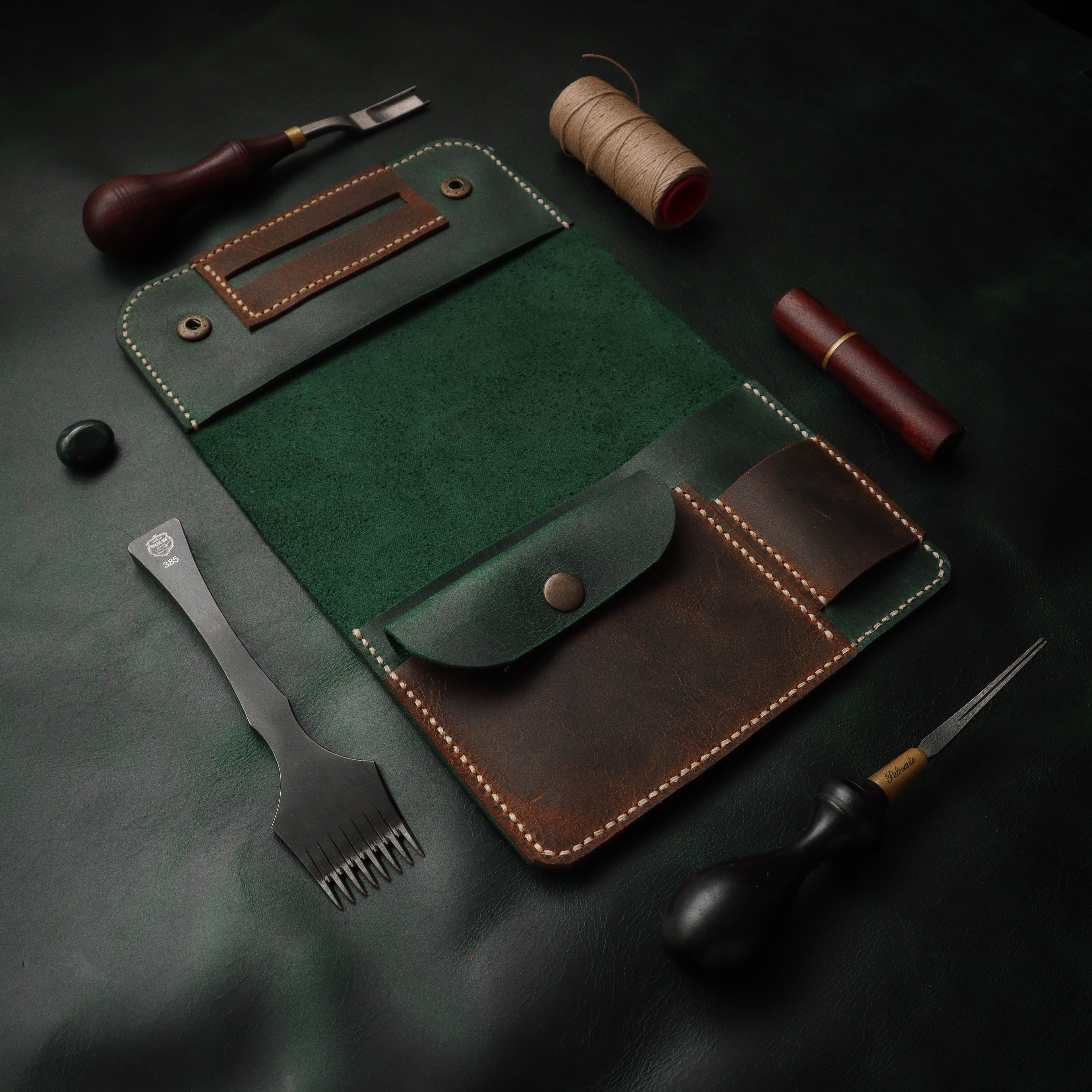 Велика зелено-браон кеса за дуван