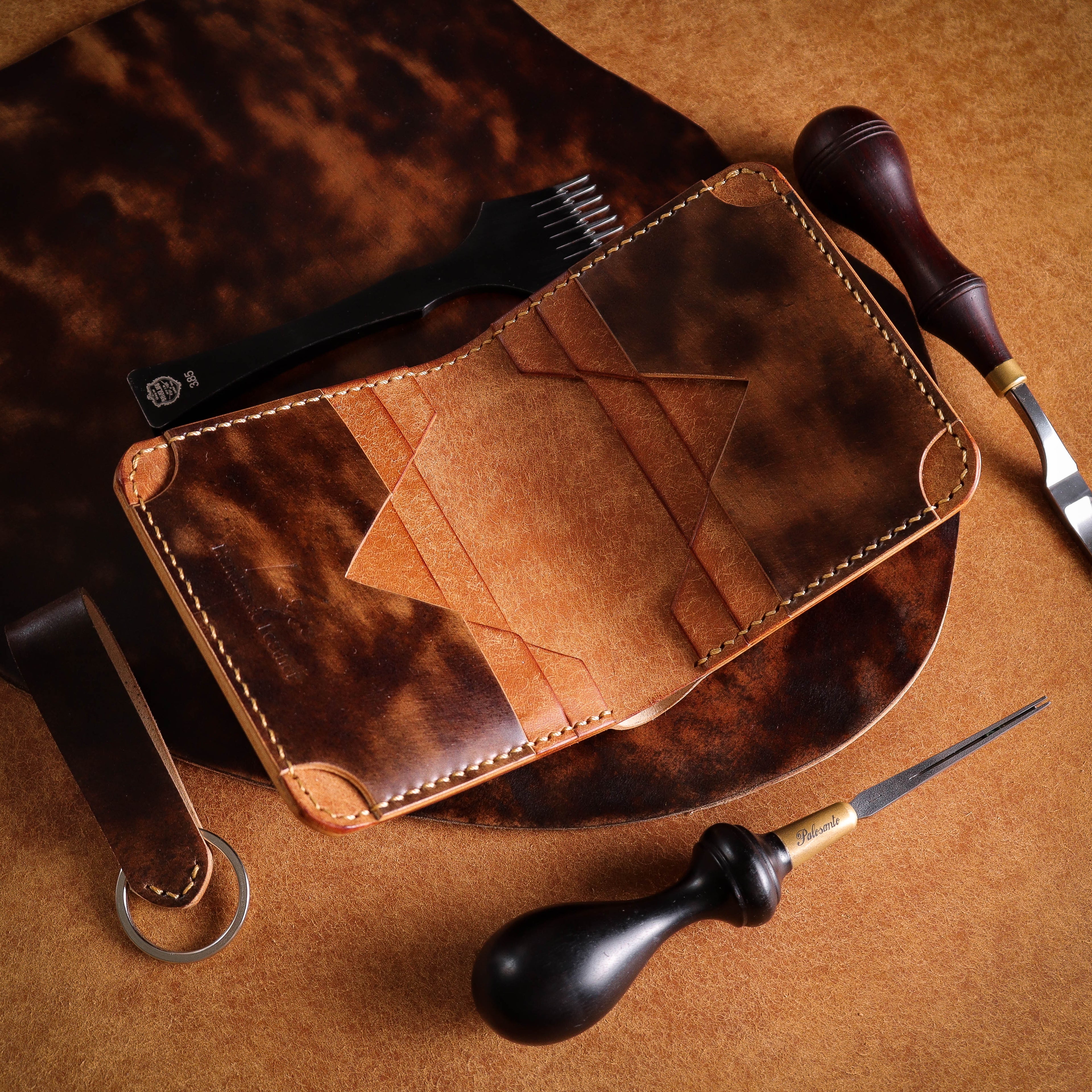 Полушкољкасти кордован новчаник