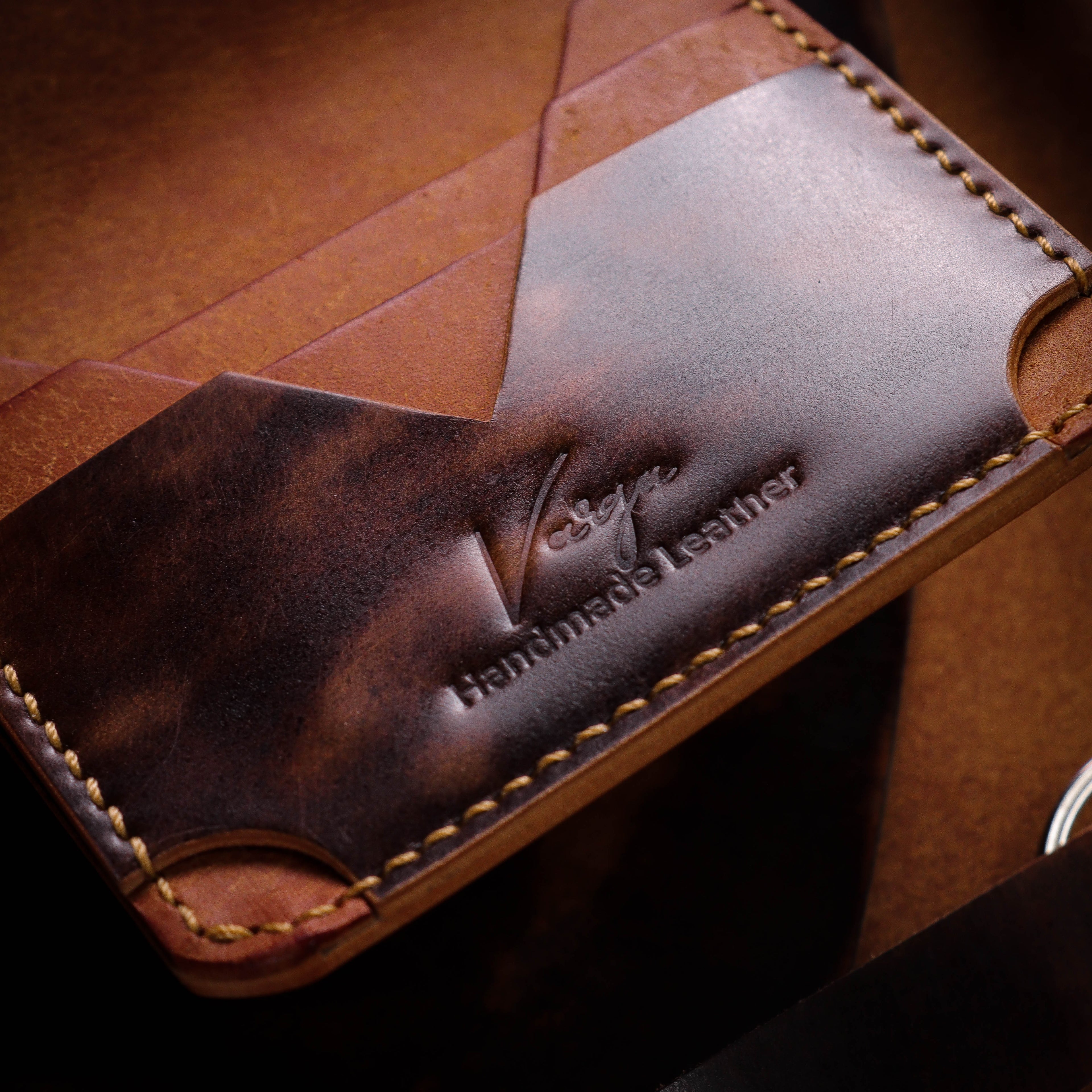 Полушкољкасти кордован новчаник