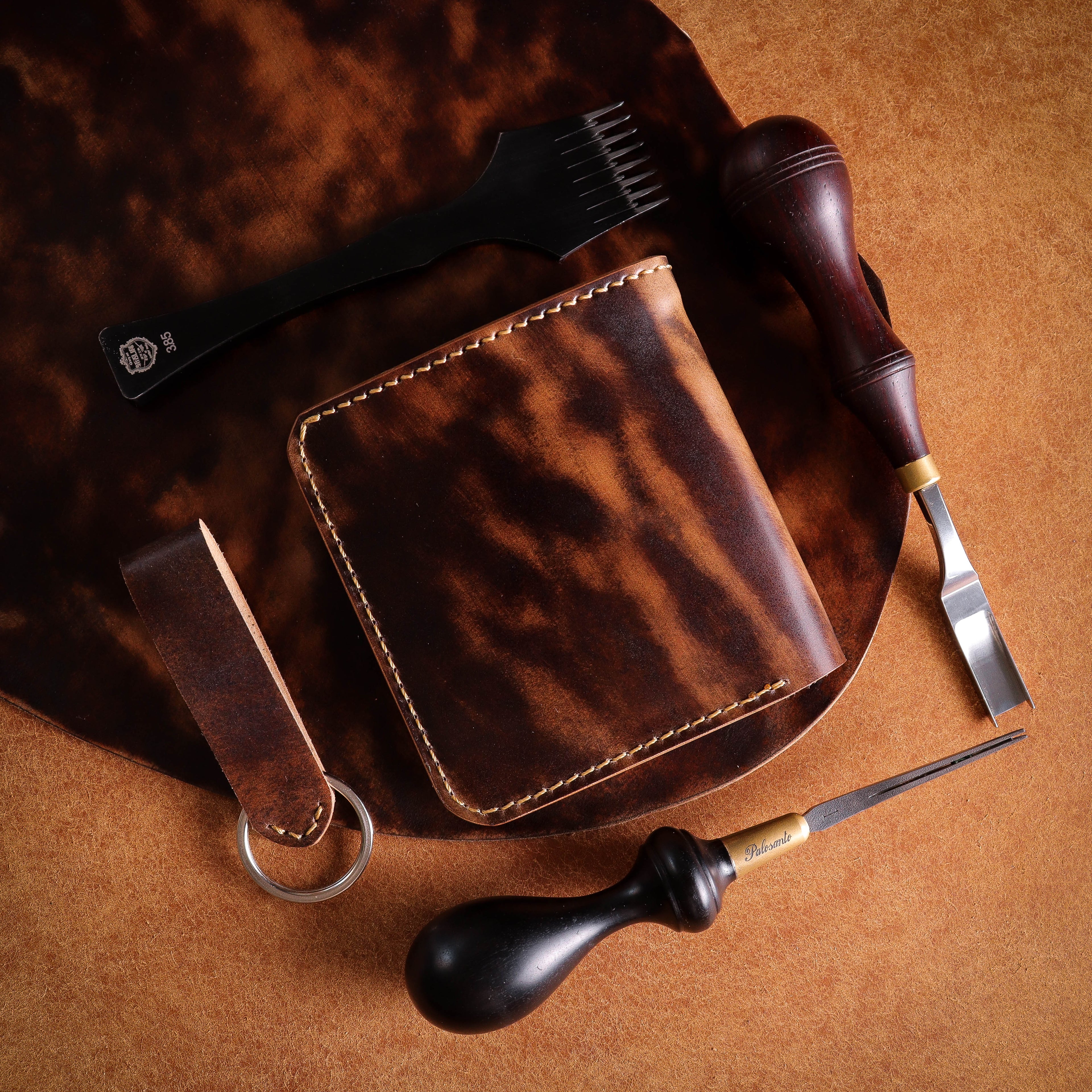 Полушкољкасти кордован новчаник