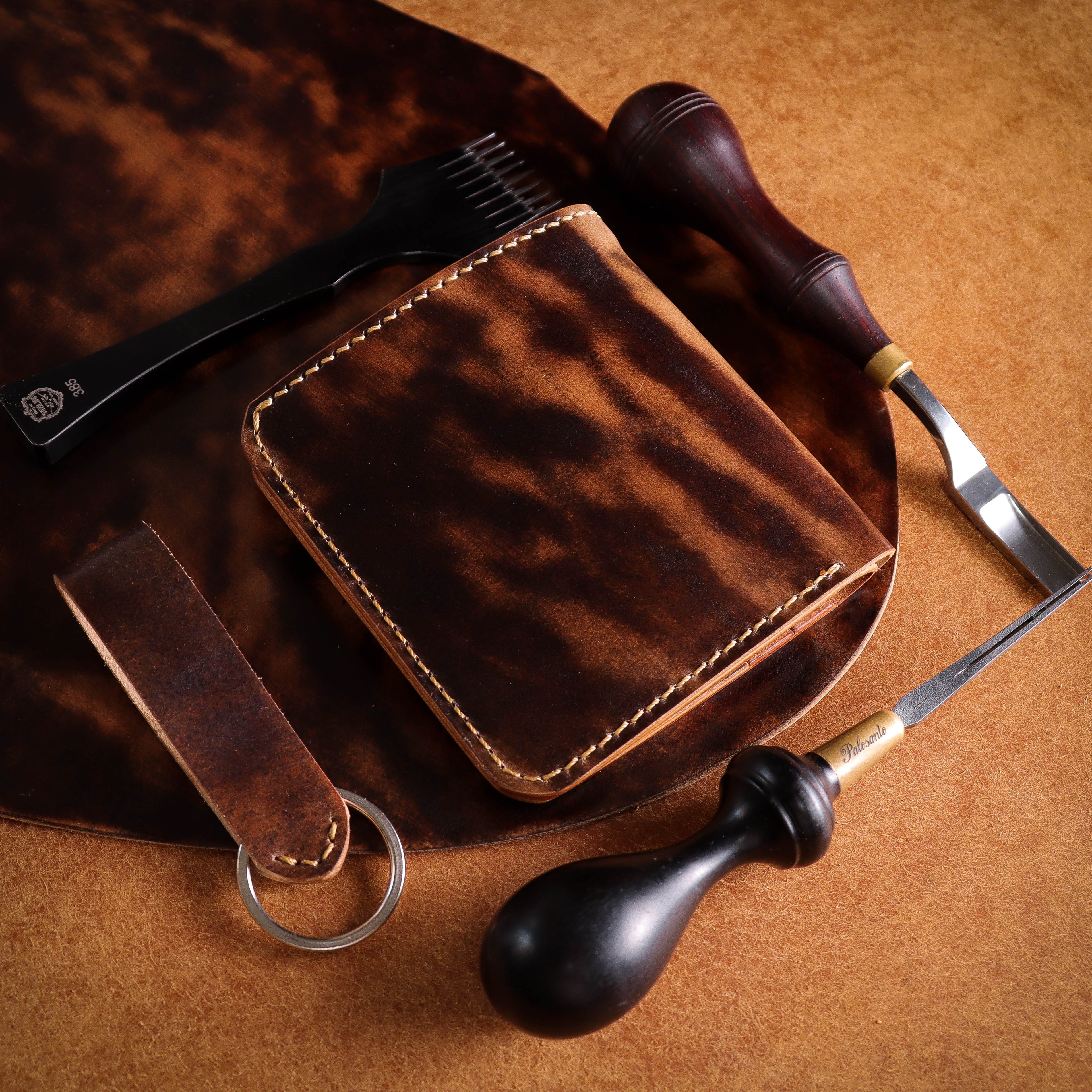 Полушкољкасти кордован новчаник