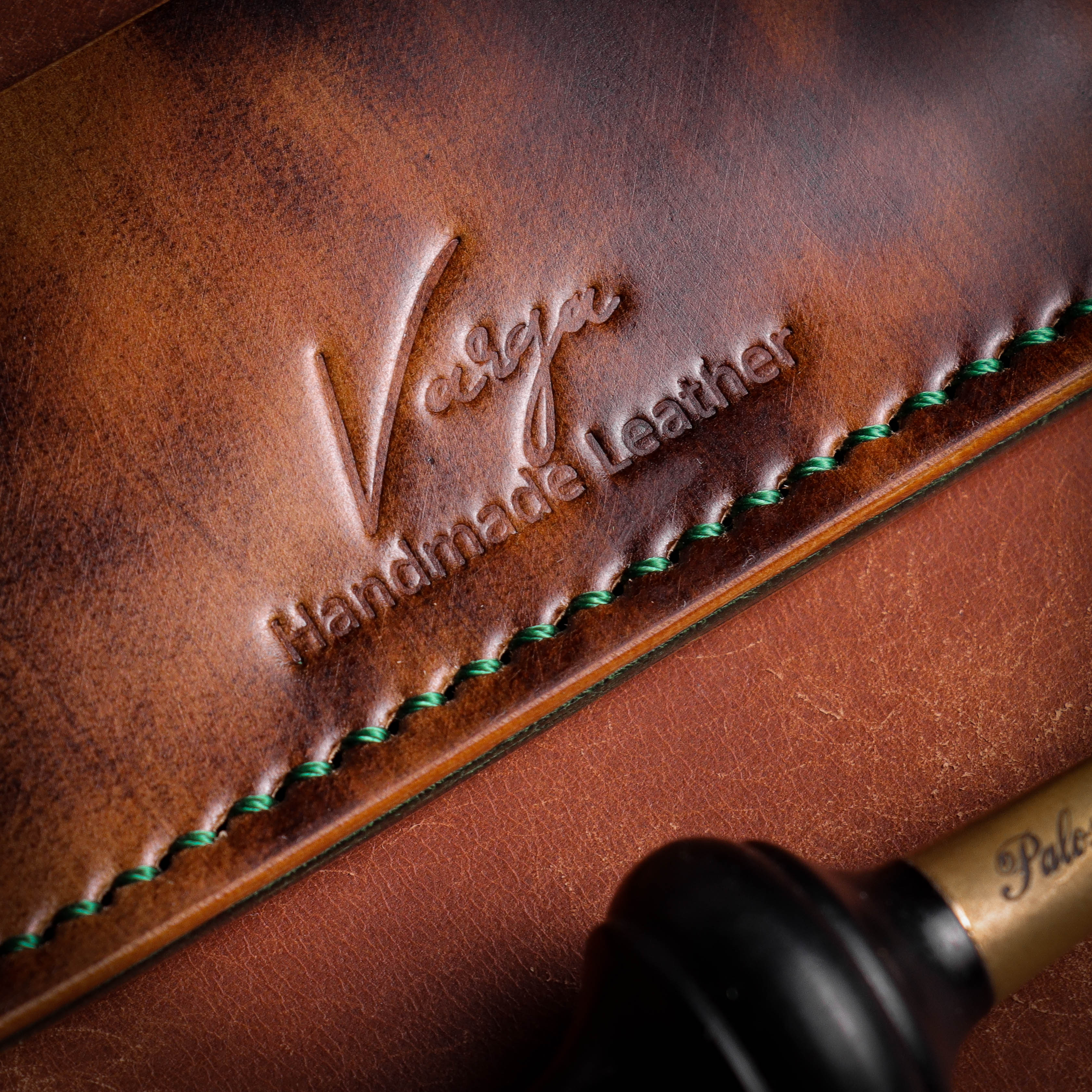 Полушкољкасти кордован новчаник