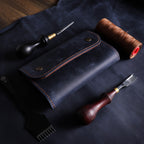 Велика тамноплава и браон кеса за дуван