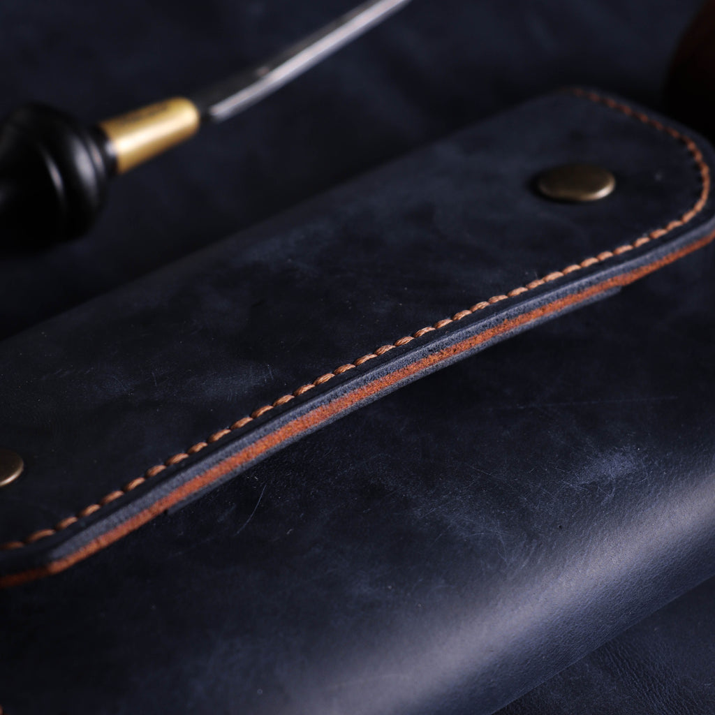 Велика тамноплава и браон кеса за дуван