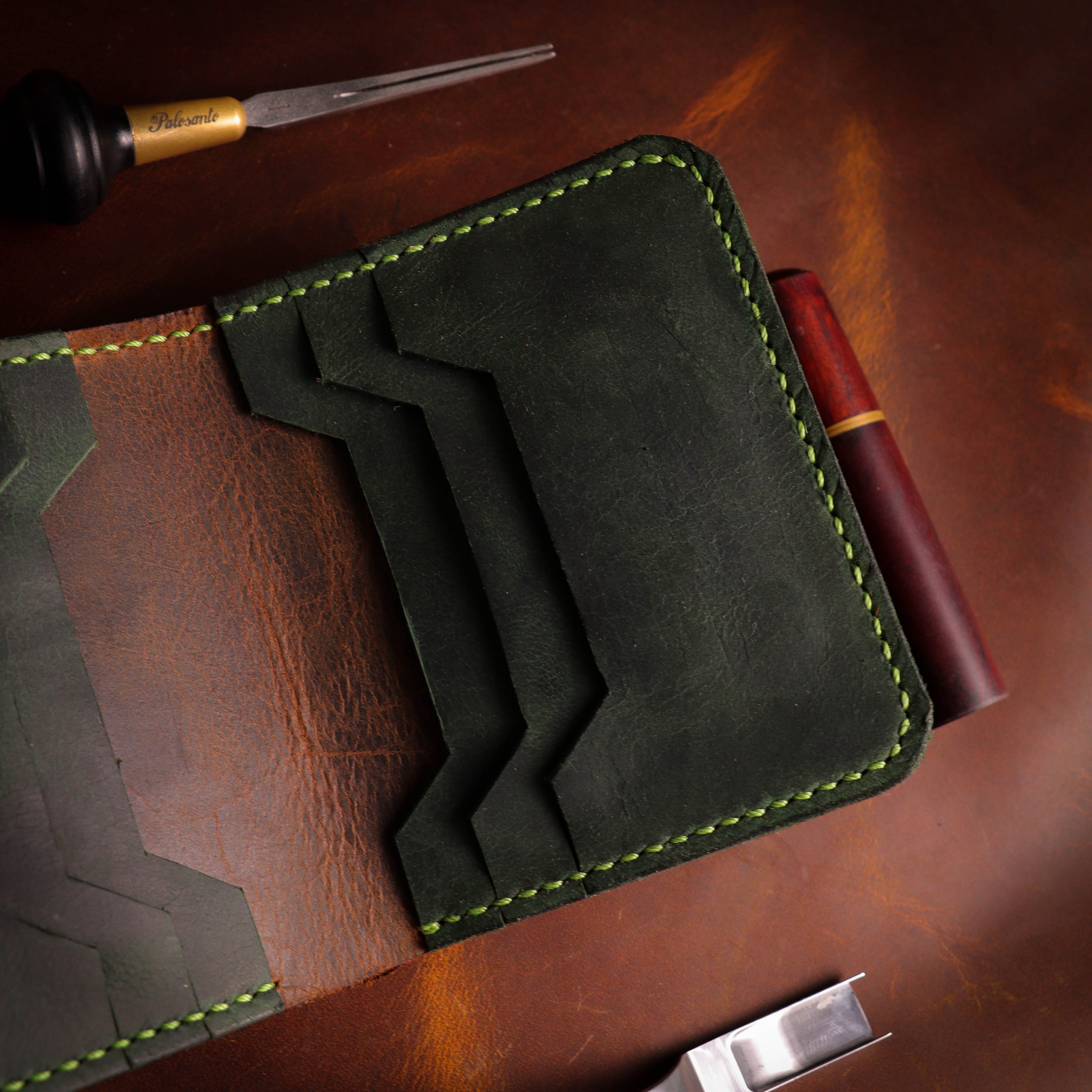 Зелено-браон новчаник U1 