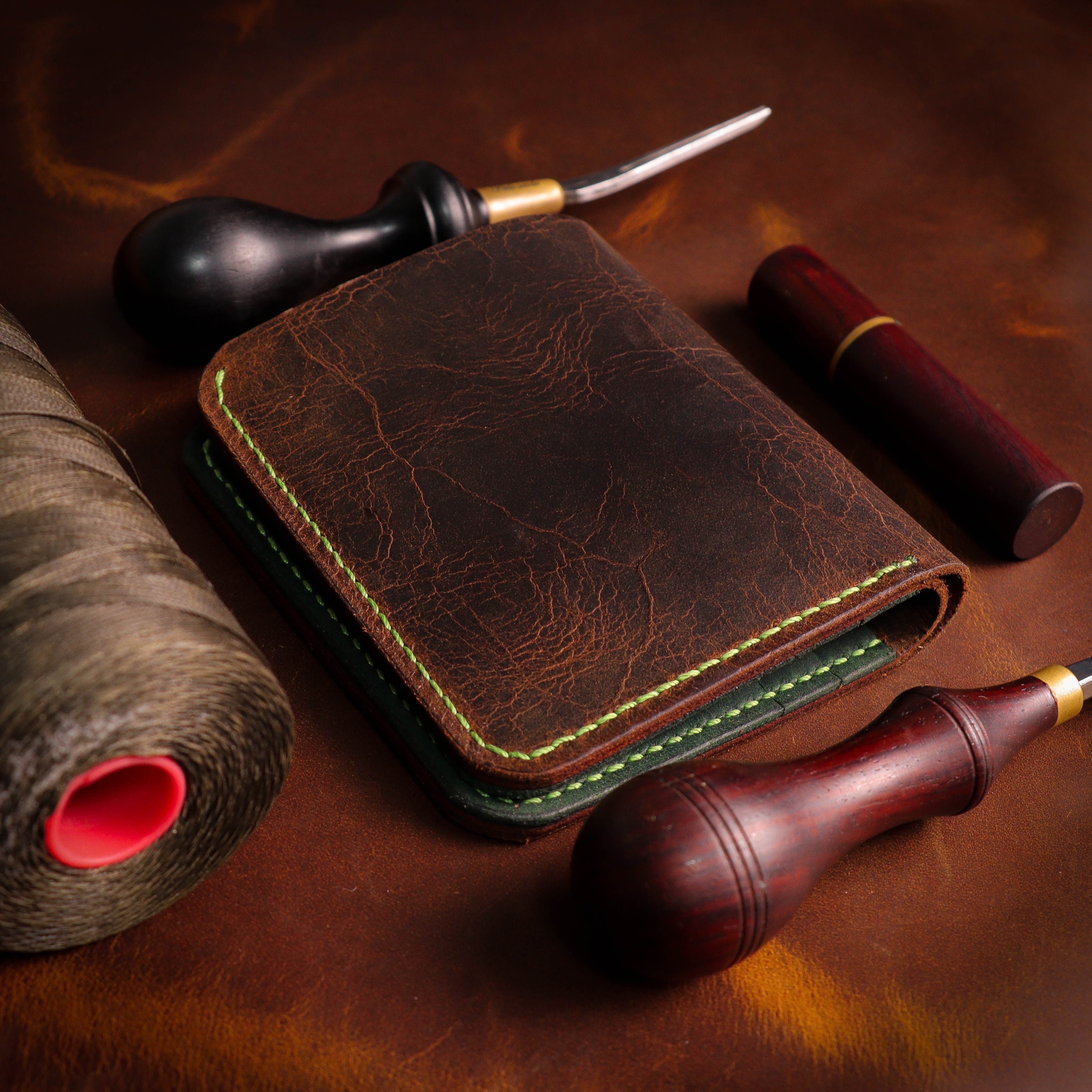 Зелено-браон новчаник U1 