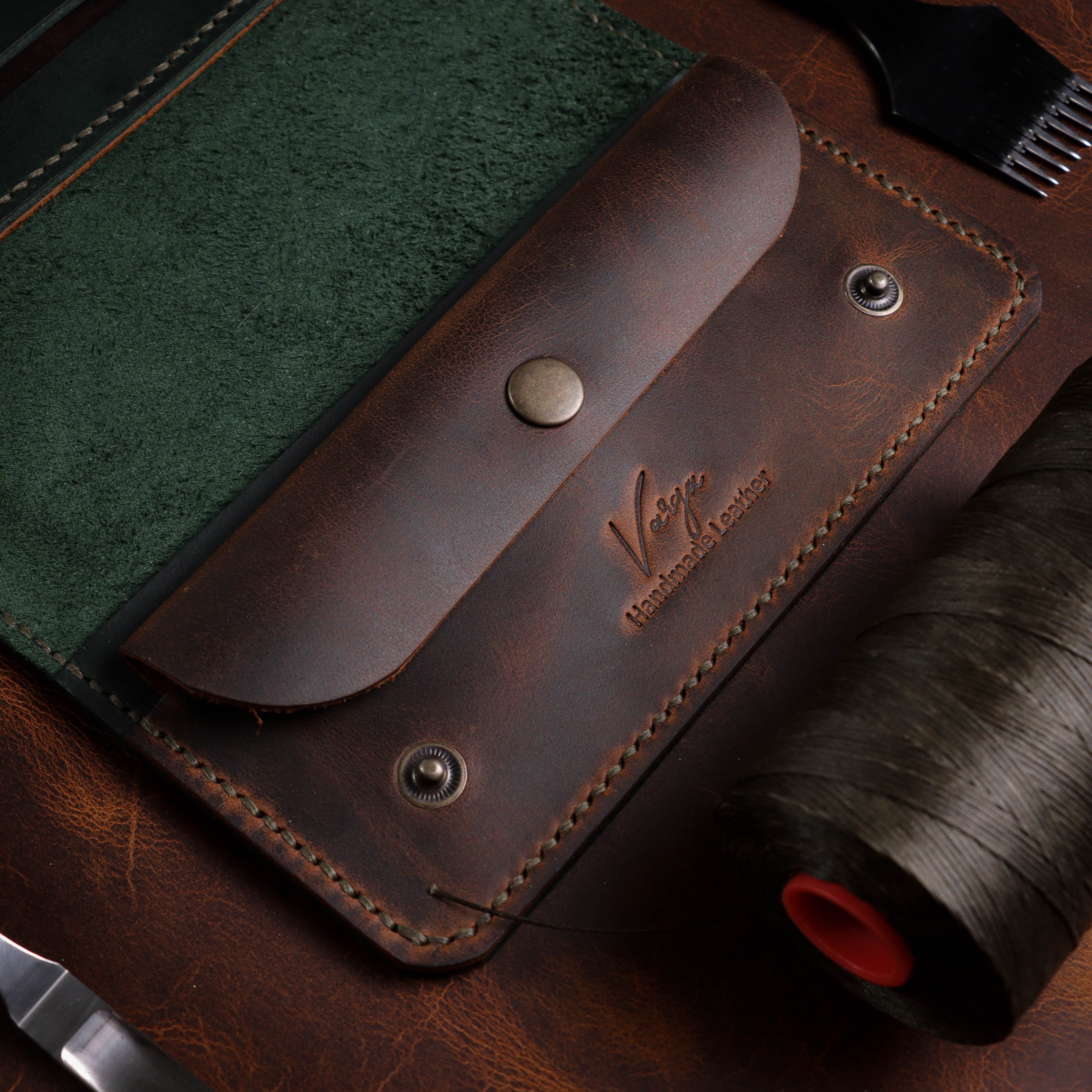 Зелено-браон кесица за дуван