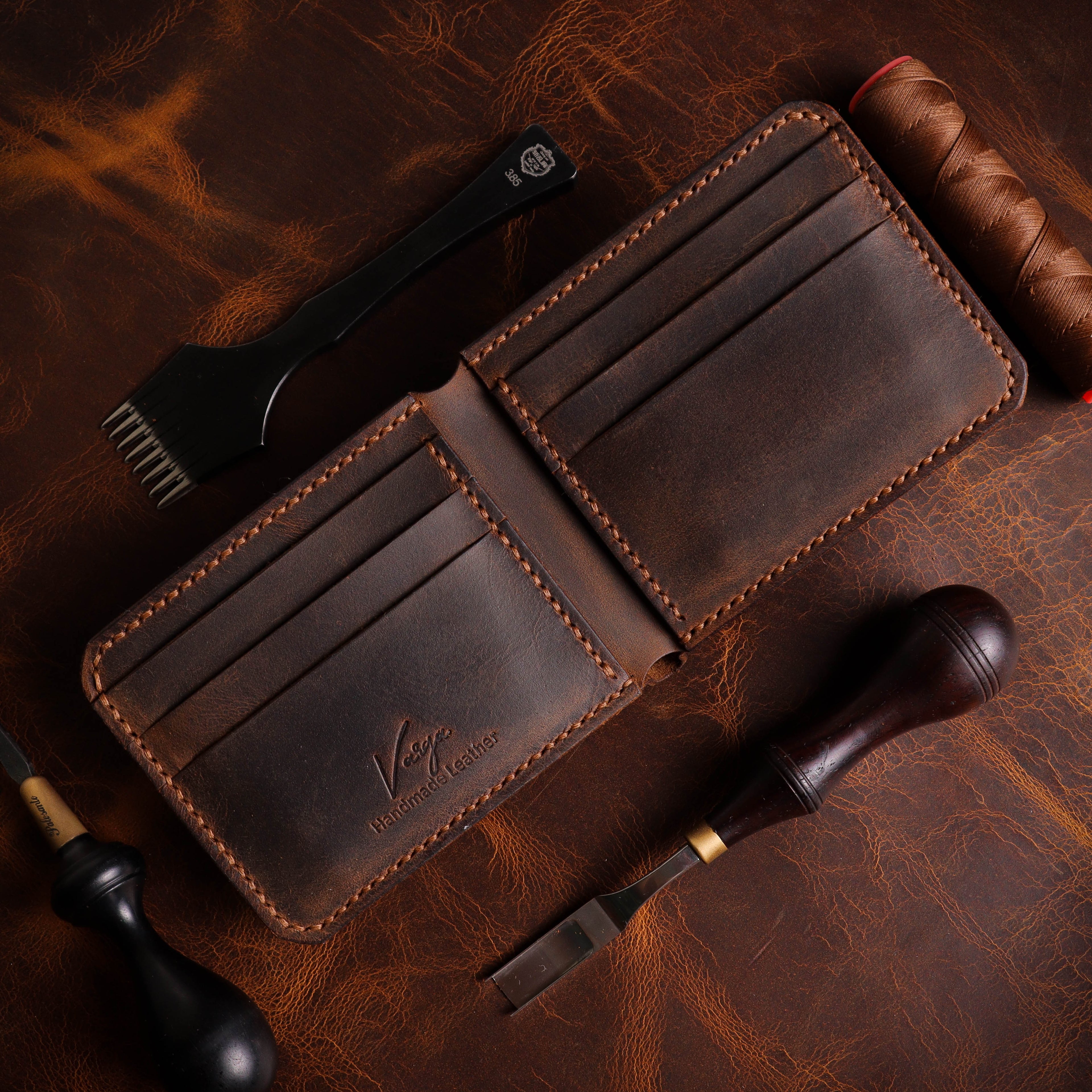 Смеђи новчаник V1