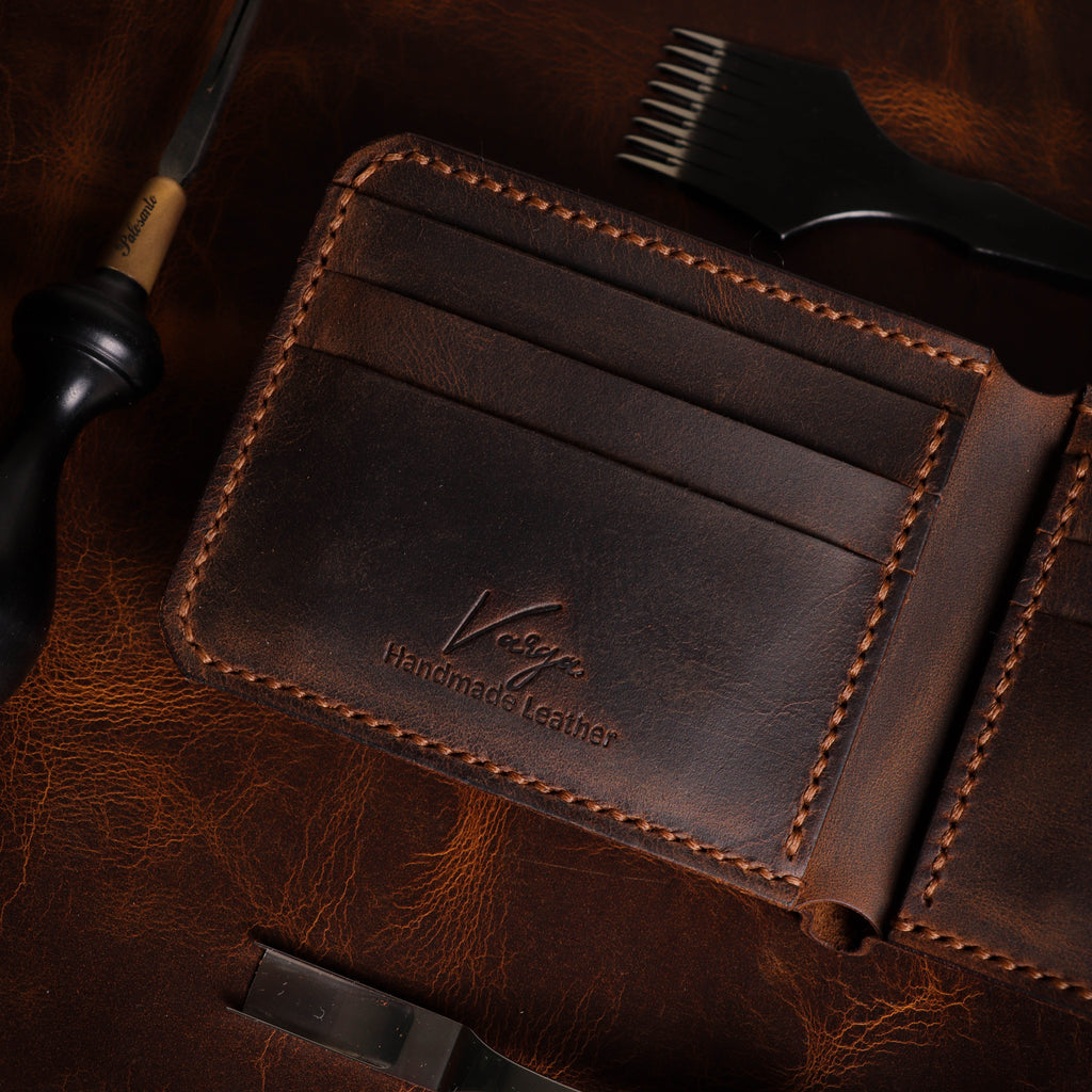 Смеђи новчаник V1