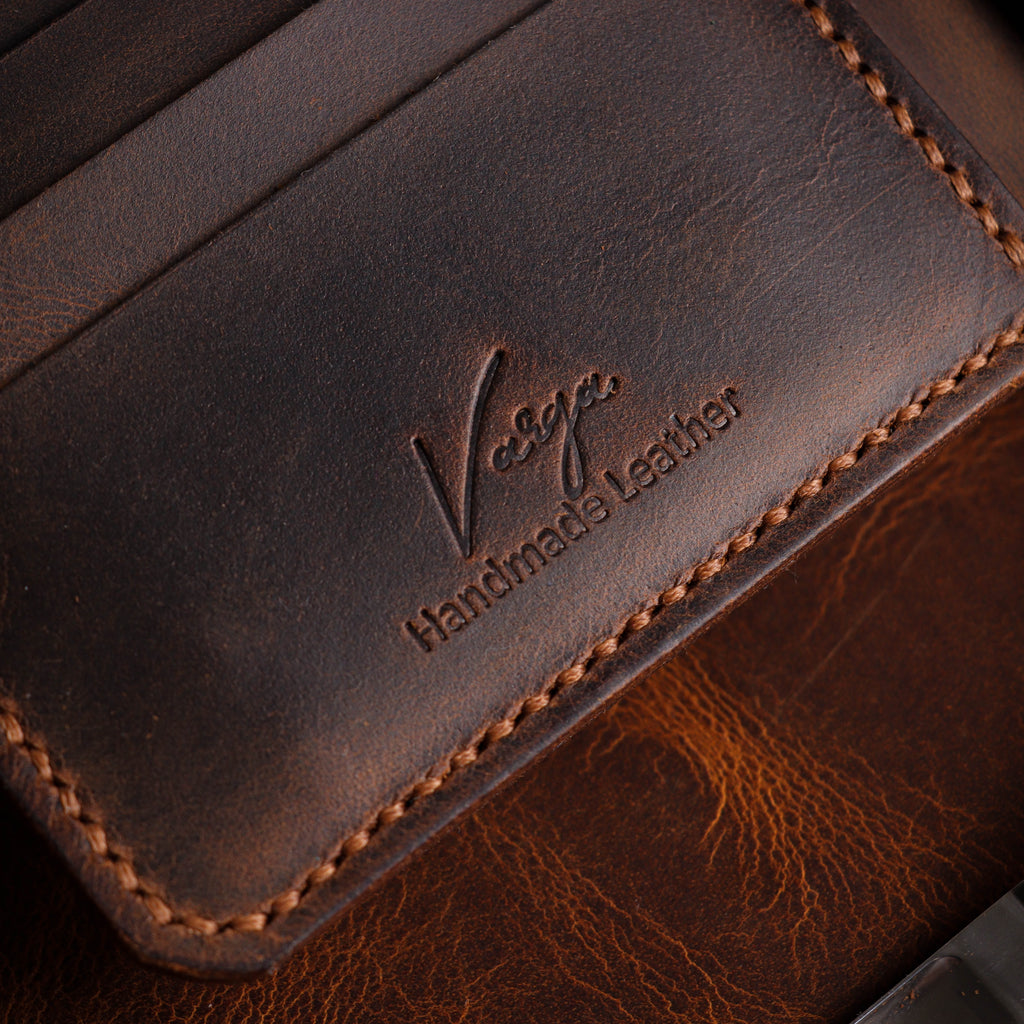 Смеђи новчаник V1