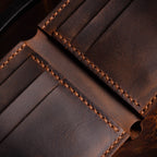 Смеђи новчаник V1