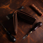 Смеђи новчаник V1