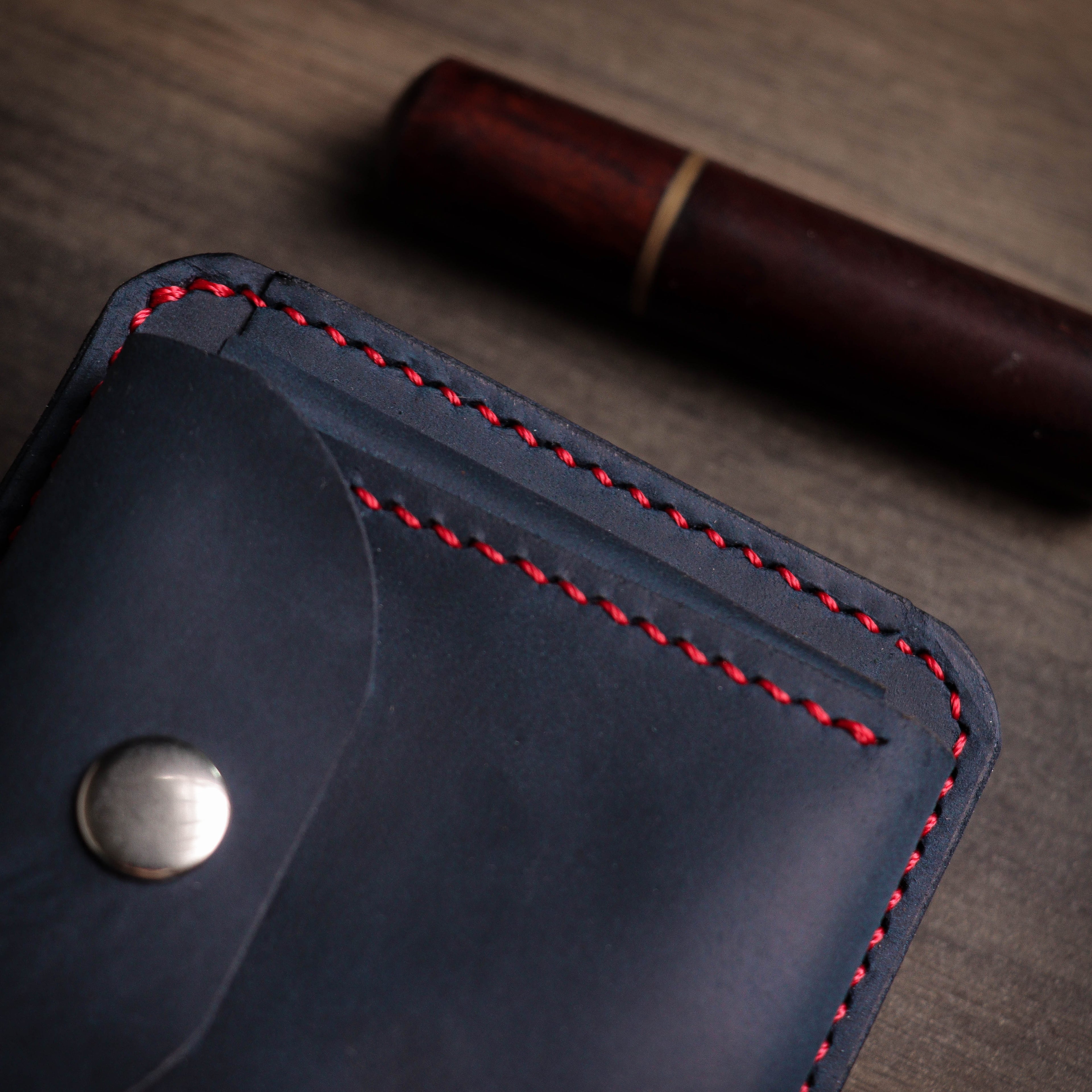 Тегет плави новчаник D1