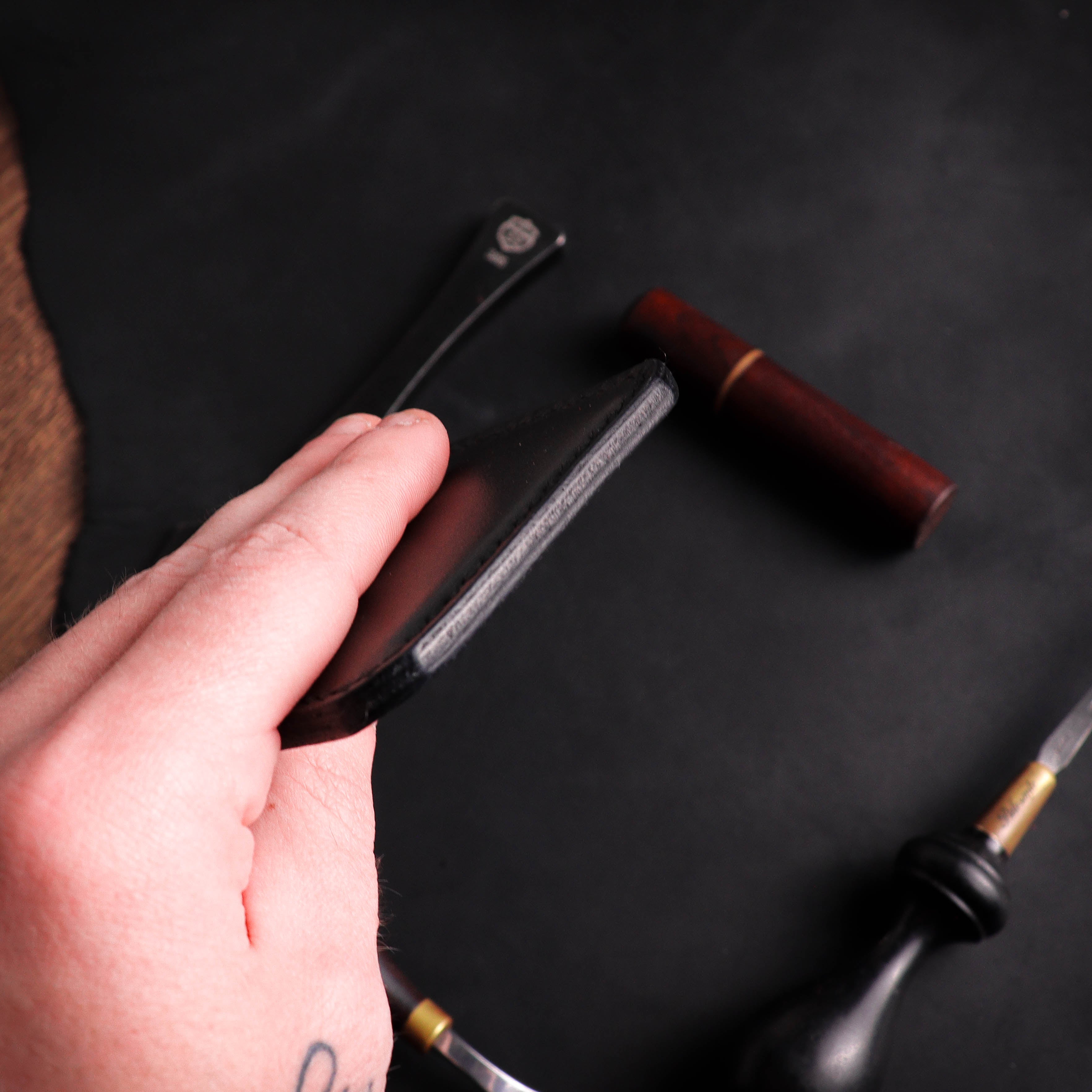 Црни држач за картице V1