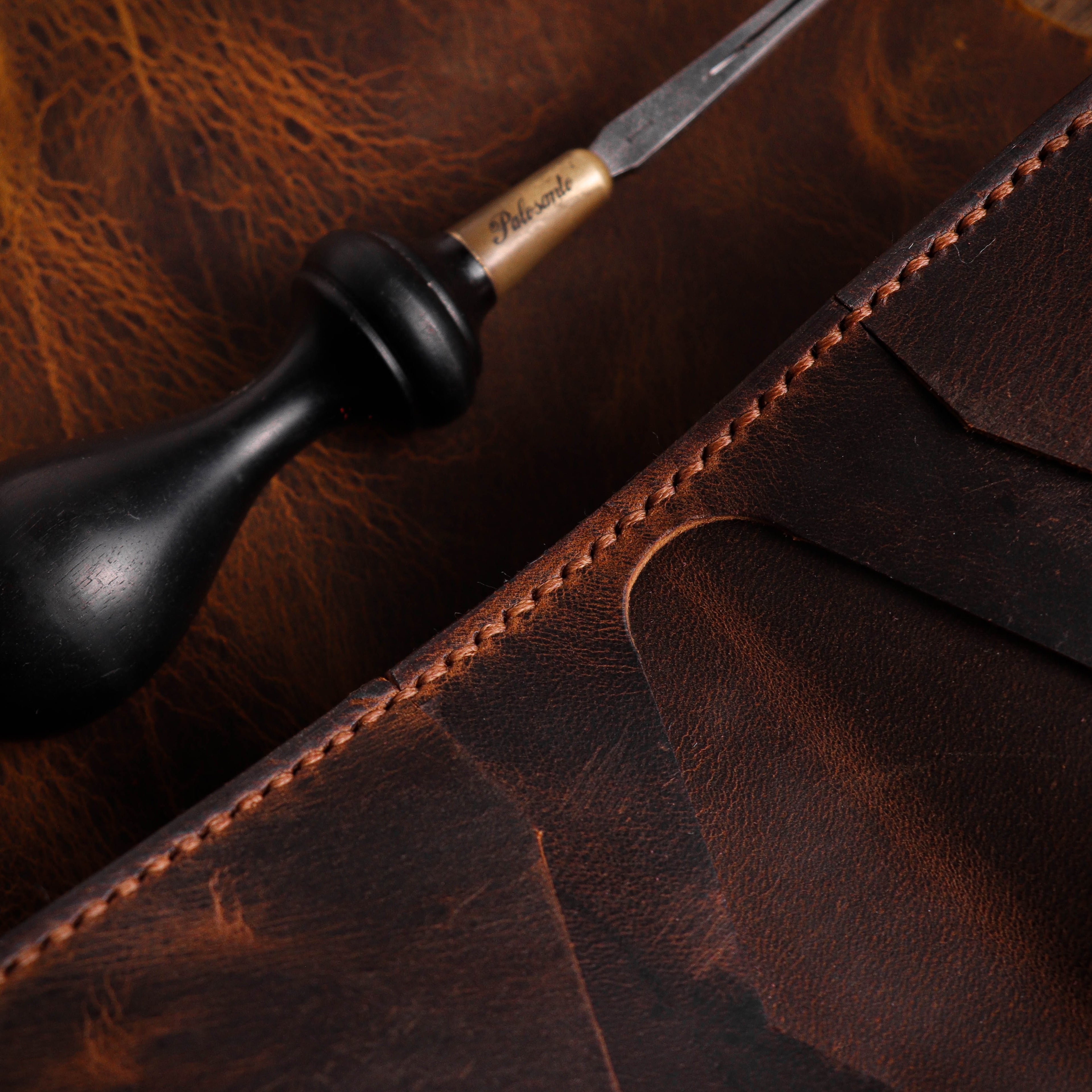 Браон новчаник U2